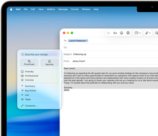 Skjermen på en MacBook Air viser Apple Intelligence-funksjonen Skriveverktøy som genererer en e-posttekst.