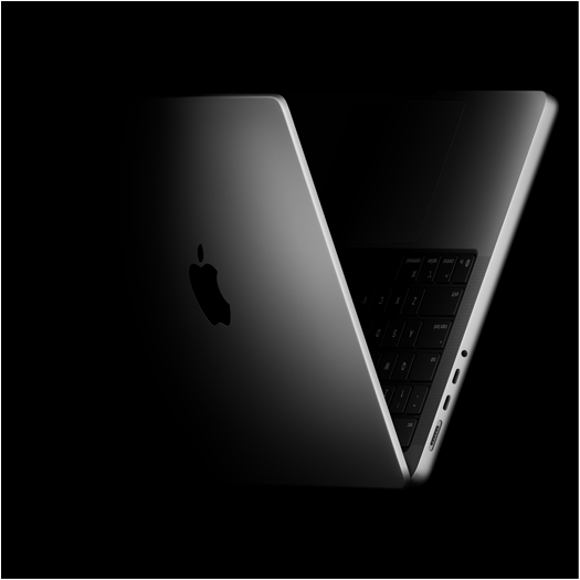 MacBook Pro posisjonert i V-form, som er en referanse til M5-chipserien.