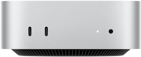 Mac mini vist forfra, to Thunderbolt-porter, statusindikatorlys og hodetelefonutgang, smalnet svart sokkel nederst, flat topp, avrundede sider, rette kanter, sølvfarget