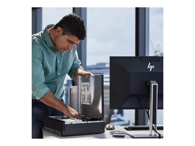 HP Elite 800 G9 - SFF Core i7 13700 2.1 GHz 16 GB SSD 512 Windows ...