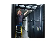APC Scheduled Assembly Service 5X8 - Installering p&#229; stedet - 8x5