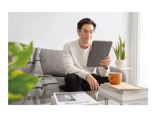 Logitech Combo Touch - Tastatur og folioveske med styrepute bakgru...
