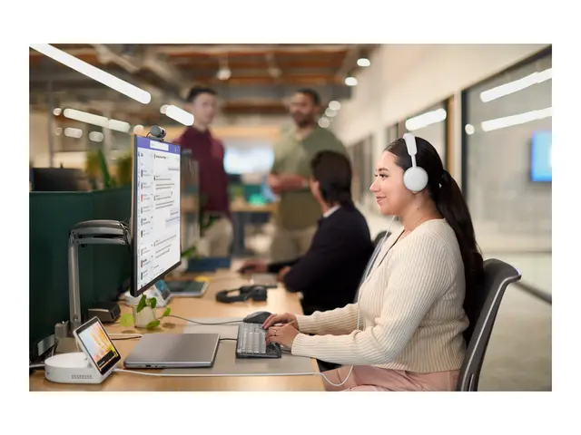 Logitech Zone Wired 2 for Business - Hodesett on-ear kablet aktiv ...