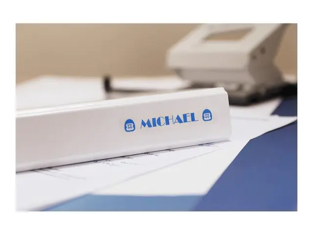 Brother TZe-133 - Blått på klart Rull (1,2 cm x 8 m) 1 kassett(er)...