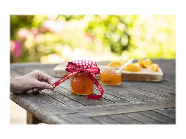 Brother TZe-RW34 - Gull på vinrødt Rull (1,2 cm x 4 m) 1 kassett(e...