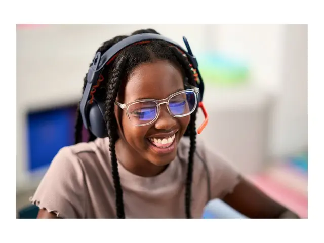 Logitech Zone Learn Wired On-Ear Headset for Learners, 3.5mm AUX -...
