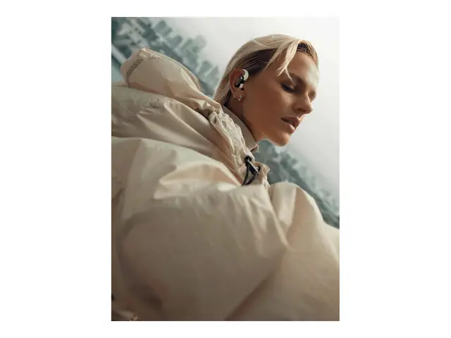Nothing Ear (open) - True wireless-hodetelefoner med mikrofon åpen...