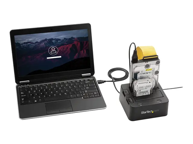 StarTech.com Dual-Bay USB 3.0 to SATA and IDE Hard Drive Docking S...
