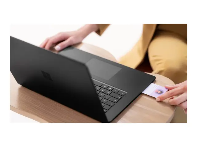 Microsoft Surface Laptop Copilot+ PC for Business - 7th Edition 15...