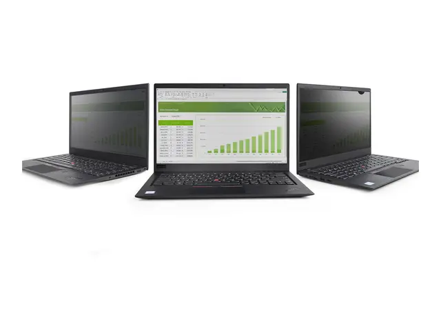 StarTech.com 13.3in Laptop Privacy Screen, Anti-Glare Filter for W...
