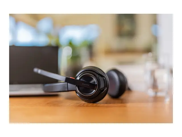Poly Savi 8220 Office - 8200 series hodesett on-ear DECT trådløs a...