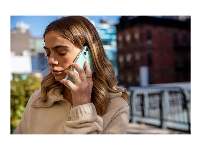 Gear4 Crystal Palace - Baksidedeksel for mobiltelefon - polykarbon...