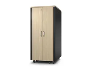APC NetShelter - Rack - lydisolert - AC 230 V lønn - 32U - 19"