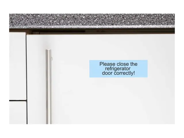 Brother TZe-561 - Sort på blått - Rull (3,6 cm x 8 m) 1 kassett(er...