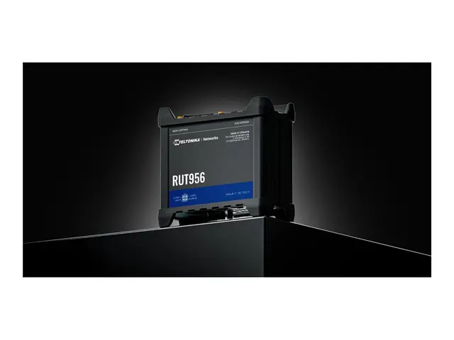 Teltonika RUT956 - Trådløs ruter WWAN 3-portssvitsj 4G, 2G, 3G DIN...