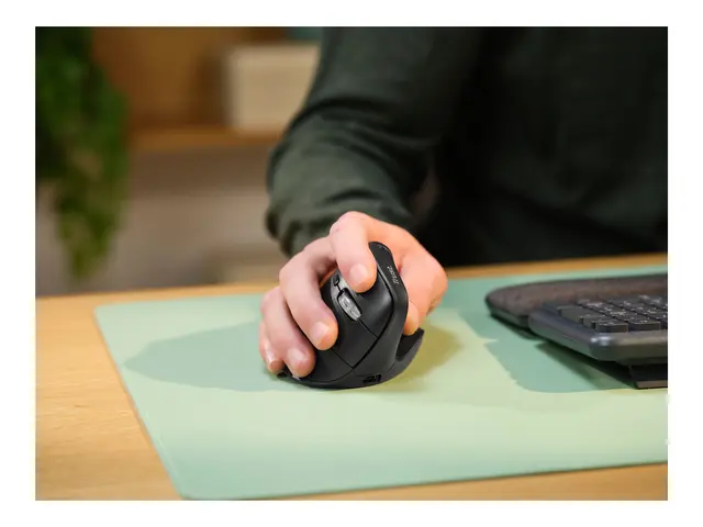Trust Vyran - Vertikal mus - ergonomisk - høyrehendt - optisk - 8 ...