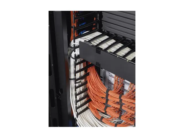 APC NetShelter SX Enclosure with Sides - Rack svart 42U TAA-samsvar