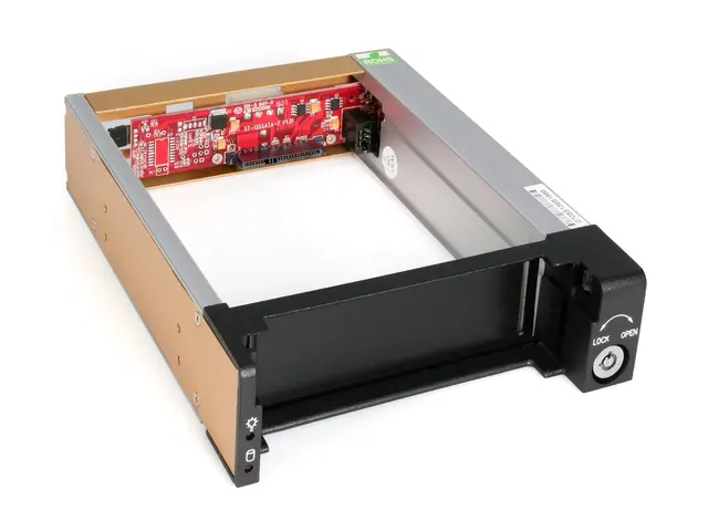 Startech 5.25 in Rugged SATA Hard Drive Mobile Rack Drawer - Alumi...