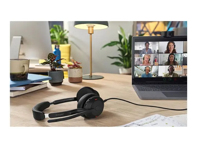 Jabra Evolve2 50 UC Stereo - Hodesett on-ear kablet aktiv støydemp...