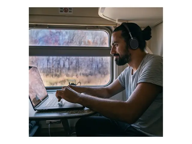Yealink BH76 - Hodesett on-ear Bluetooth trådløs aktiv støydemping...