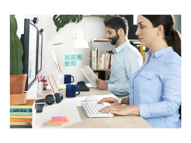 Logitech MK295 Silent - Tastatur- og mussett - trådløs - 2.4 GHz -...