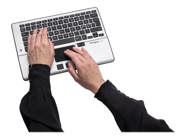 Mousetrapper Alpha - Tastatur - med styreplate - trådløs - USB, Bl...