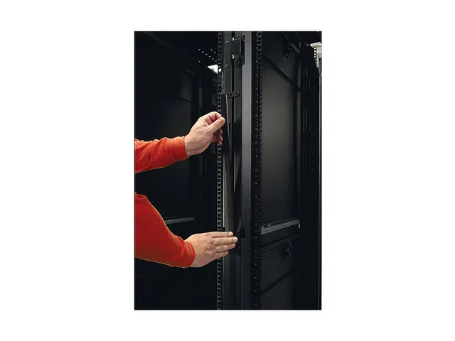 APC - Racktrimmesett - svart - for P/N: AR3106SP, SMX1000C, SMX150...