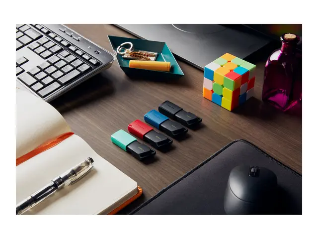 Kingston DataTraveler Exodia M - USB-flashstasjon 256 GB USB 3.2 G...