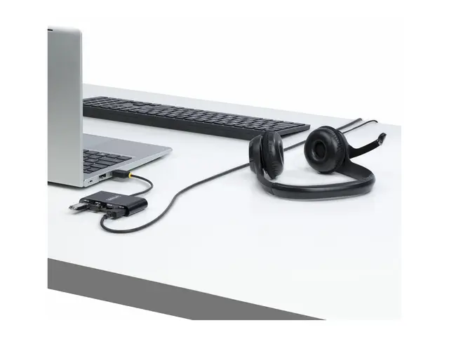 StarTech.com 4-Port USB 2.0 Hub, Bus Powered, Small Travel Mini Sp...