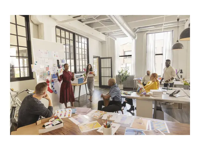 HP Color LaserJet Pro MFP 4302fdw - multifunksjonsskriver farge