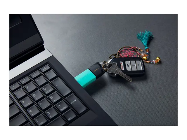 Kingston DataTraveler Exodia M - USB-flashstasjon 256 GB USB 3.2 G...