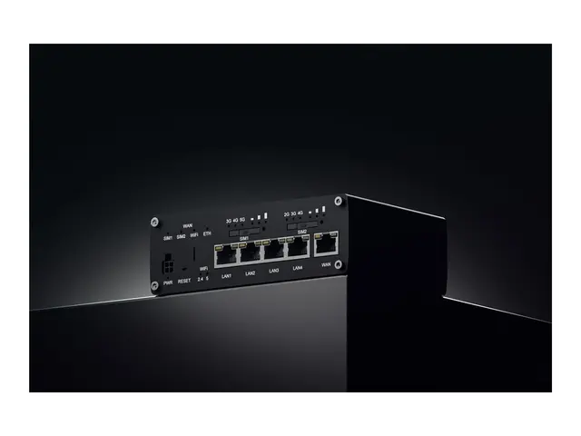 Teltonika RUTM56 - trådløs ruter WWAN Wi-Fi 5 5G, 4G, 3G, 2G DIN-s...