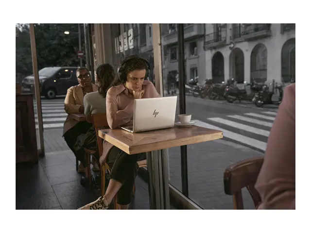 HP EliteBook 6 G1q Notebook Next Gen AI - 14" Qualcomm Snapdragon ...