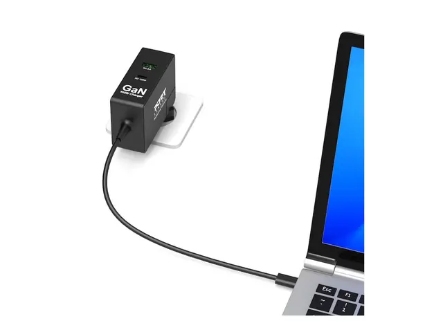 PORT Connect - Strømadapter 100 watt 5 A PD, QC 3 utgangskontakter...