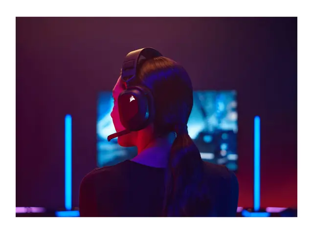 CORSAIR Gaming HS80 RGB - Hodesett full størrelse kablet USB karbon