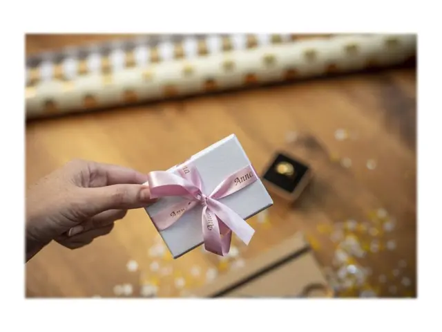 Brother TZe-RE34 - Gull på rosa Rull (1,2 cm x 4 m) 1 kassett(er) ...