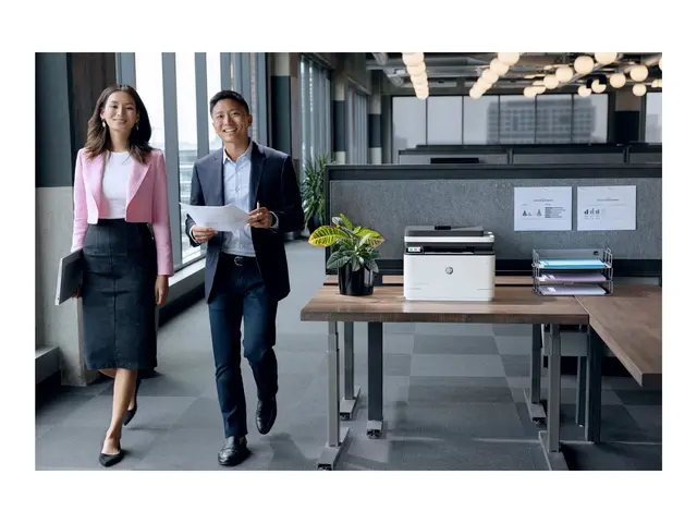 HP LaserJet Pro MFP 4102dw - Multifunksjonsskriver S/H laser Legal...