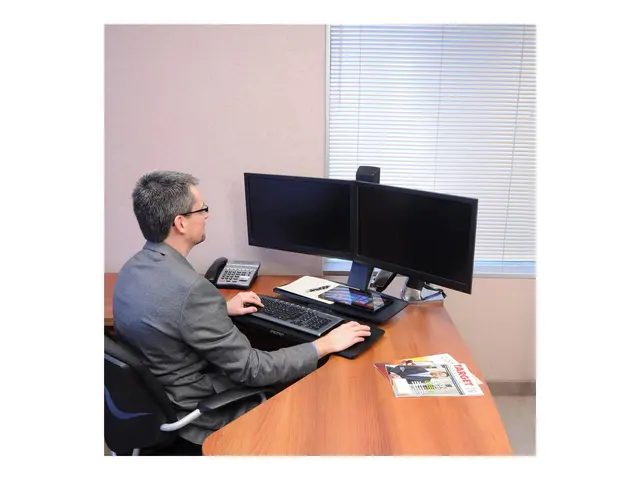 Ergotron WorkFit-A Dual Workstation With Worksurface - Stående skr...