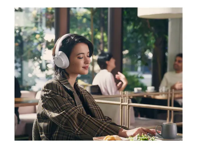 Sony WH-CH720N - Hodetelefoner med mikrofon full størrelse Bluetoo...