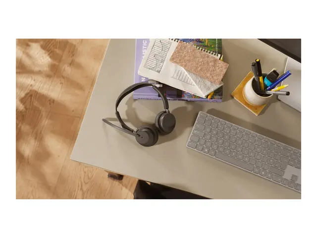 Jabra Evolve3 45 MS Stereo - hodesett - USB-A via Bluetooth-adapte...