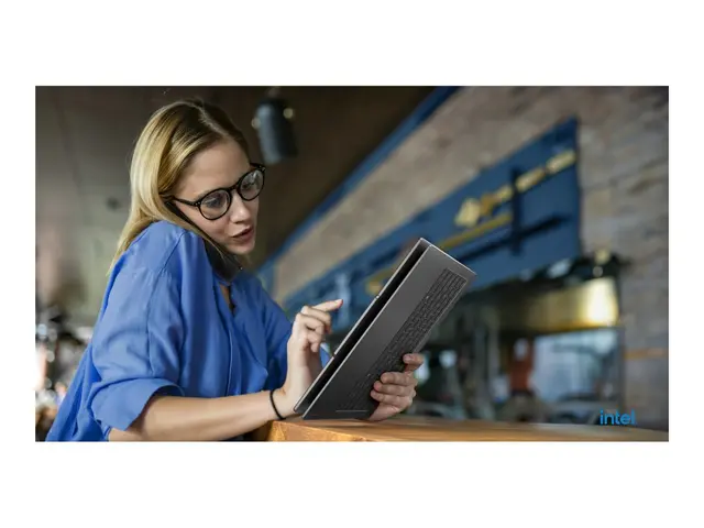 Lenovo ThinkBook 14 2-in-1 G5 IAU - 14" Intel Core Ultra 7 255U 32...