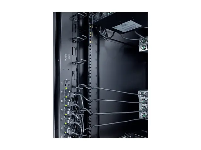 APC - Rackkabelstyringspanel - svart - for P/N: AR3106SP, SMX1000C...