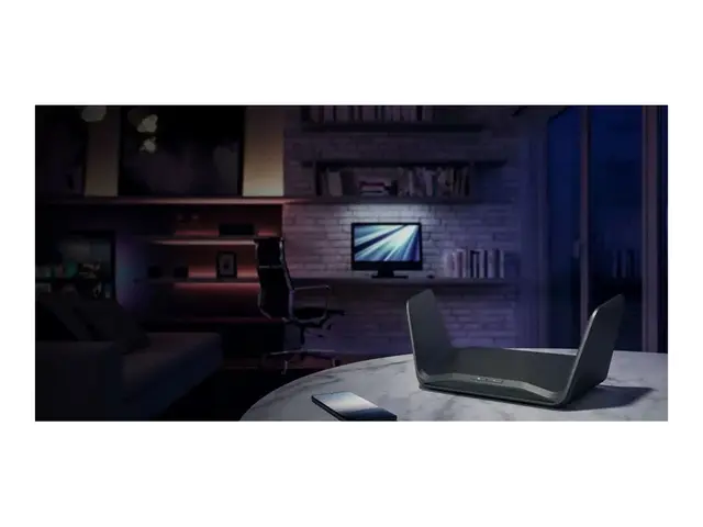 NETGEAR Nighthawk RAXE300 - Trådløs ruter 4-portssvitsj 1GbE, 2.5G...