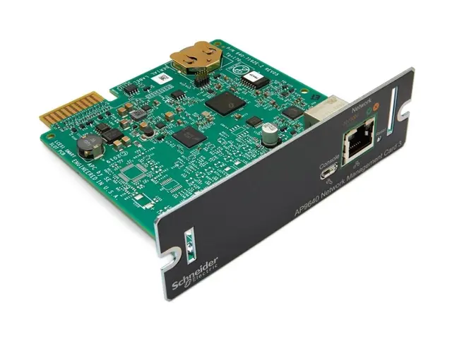 APC Network Management Card 3 with PowerChute Shutdown - Adapter f...