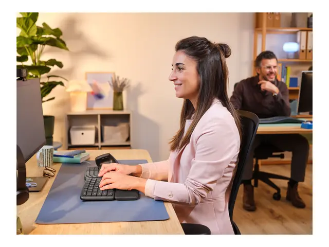 Trust Keyra - Tastatur full size trådløs 2.4 GHz, Bluetooth QWERTY...