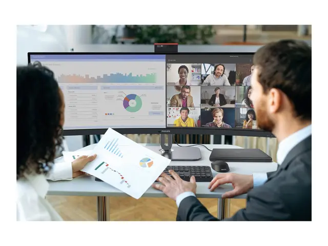Philips 49B2U6903CH - 6000 Series LED-skjerm kurvet 49" (48.8" syn...