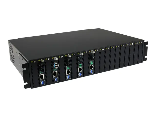 StarTech.com 1000 Mbps Gigabit Single-Mode Copper to Fiber Media C...
