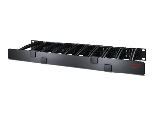 APC Horizontal Cable Manager Single-Sided with Cover Rackkabelstyringspanel med deksel - svart - 1U - TAA-samsvar - for P/N: SCL500RM1U, SMTL2K2RM2UCL, SMTL2K2RM2UCLNC, SMTL3KRM2UCL, SMTL3KRM2UCLNC