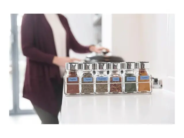 Brother M-K531BZ - Sort på blått Rull (1,2 cm x 8 m) 1 kassett(er)...