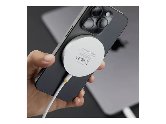 Startech - Trådløs ladepute - Qi 2.2, magnetic, with USB-C tethere...